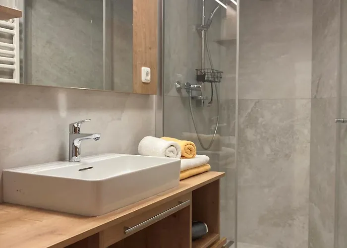 Knirschenhof Виндишгарстен